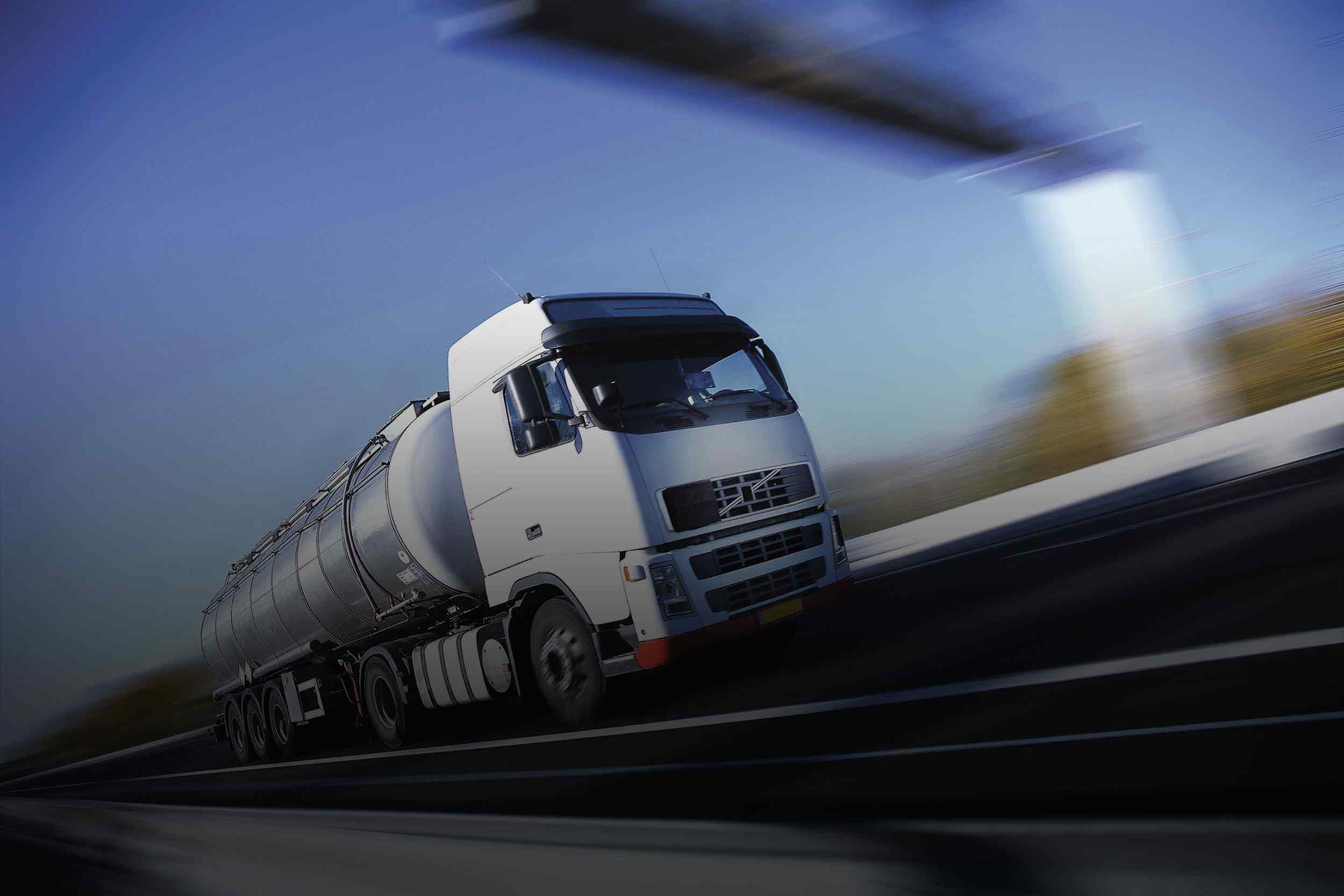 https://www.gunesgumruk.com.tr/wp-content/uploads/2015/09/White-Truck-single.jpg